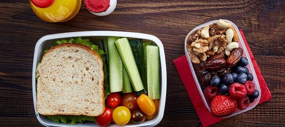 9 Tips for Eating Healthy in College