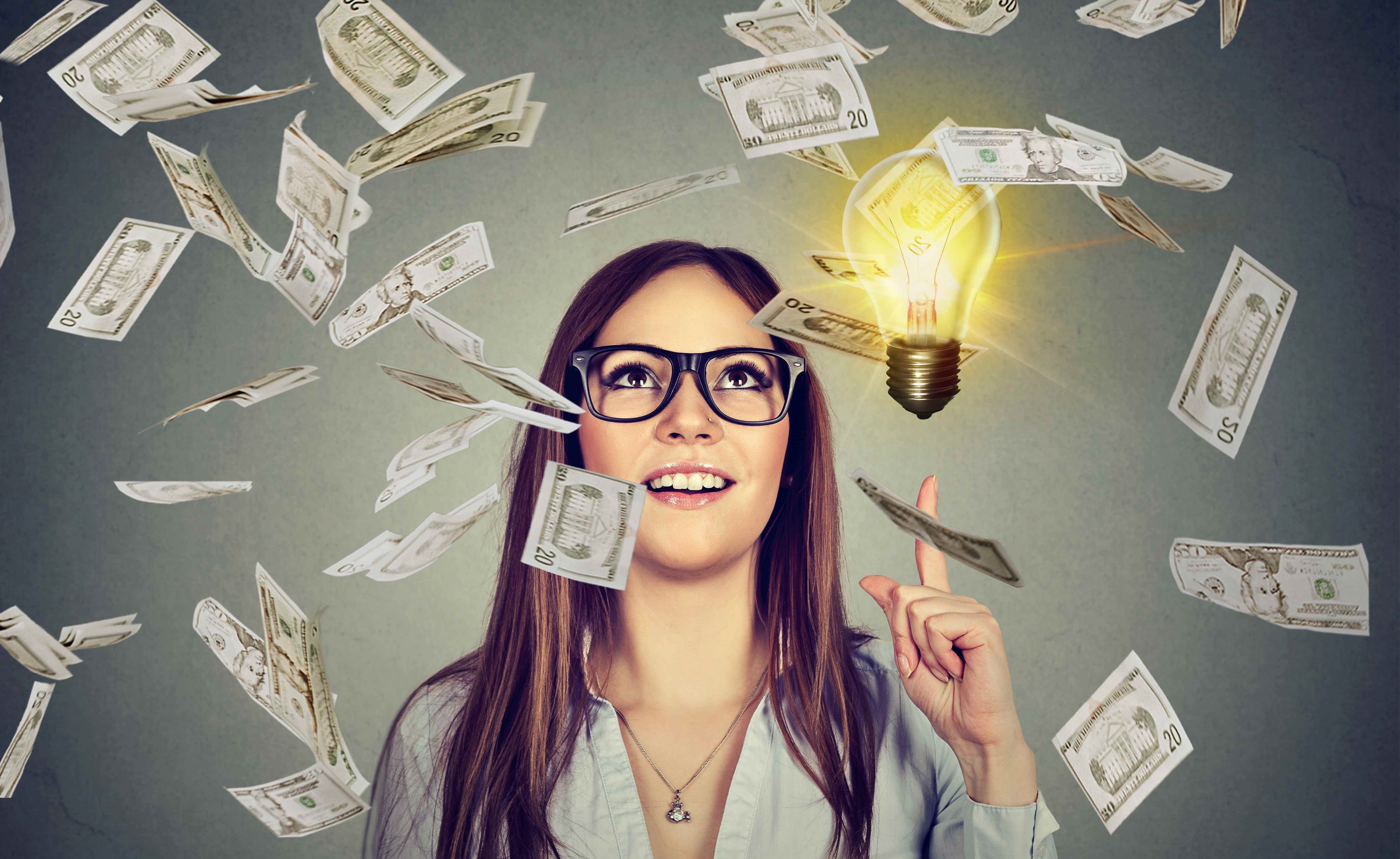 How to Save Money in College: 10 Tips from College Students